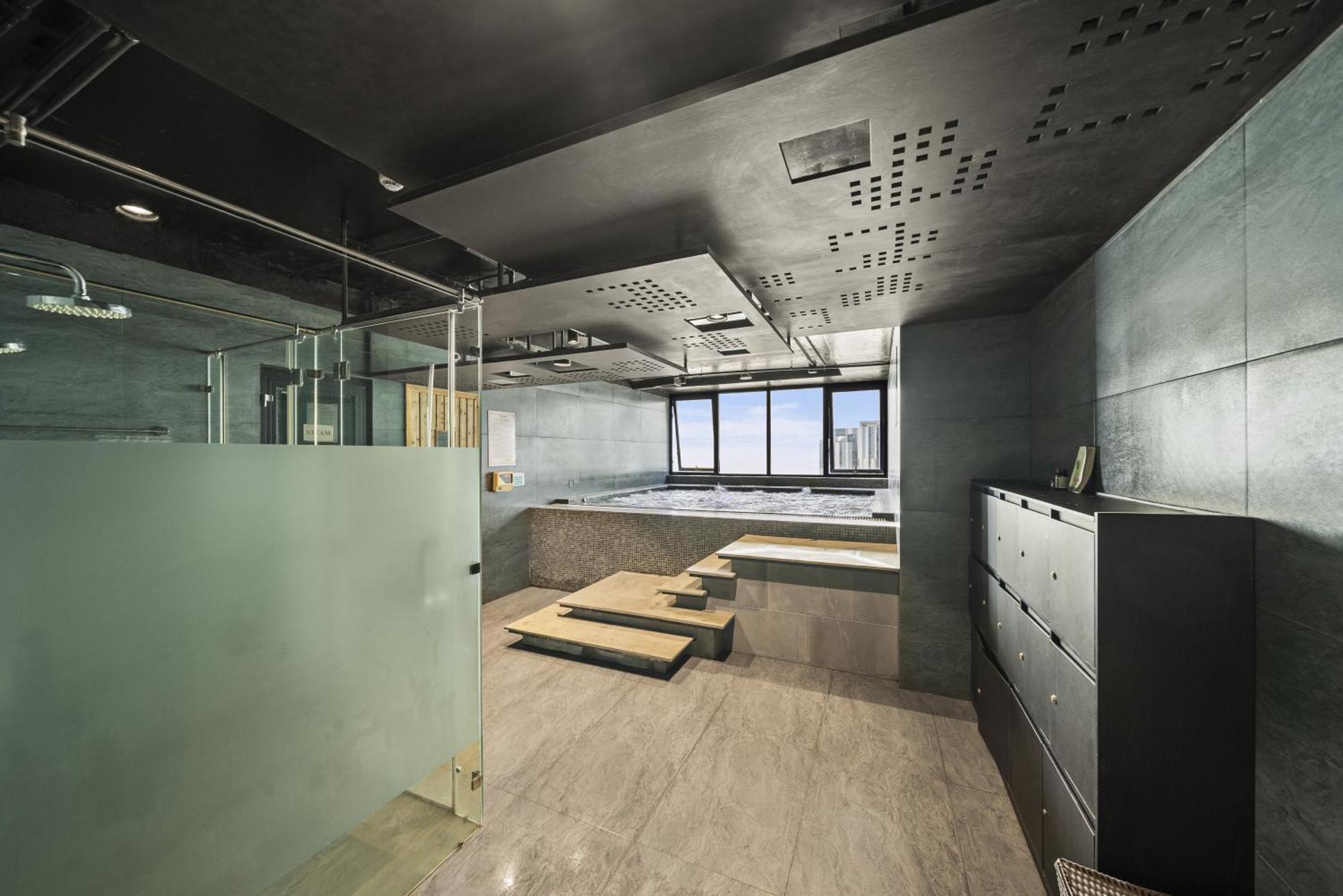 The Code Hotel & Spa Da Nang Exterior photo